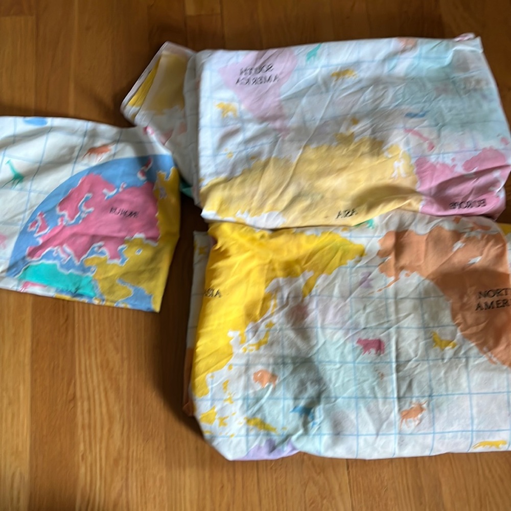 Earth Globe Fitted Sheet Set Full Size Flat & Fitted Sheet 1 Pillowcase by Bibb